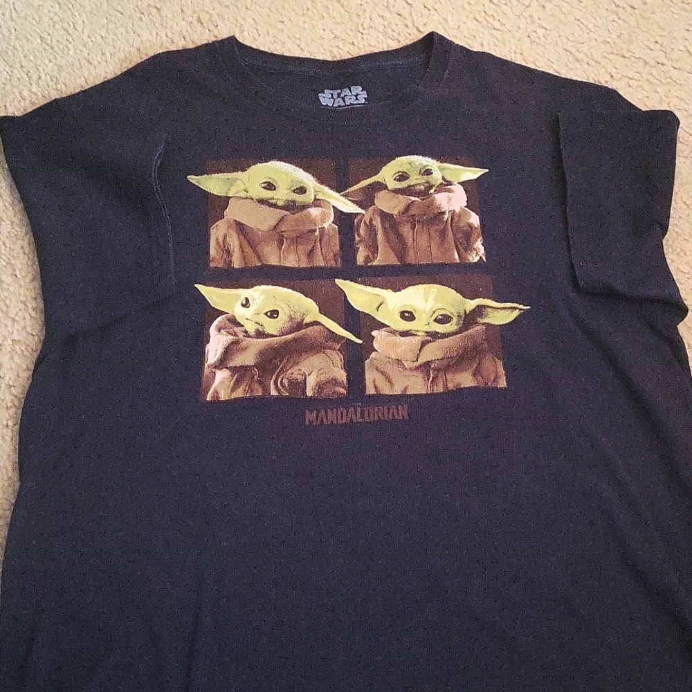 MENS M STAR WARS Grogu Mandalorian tee. Black with 4 Grogu pix.